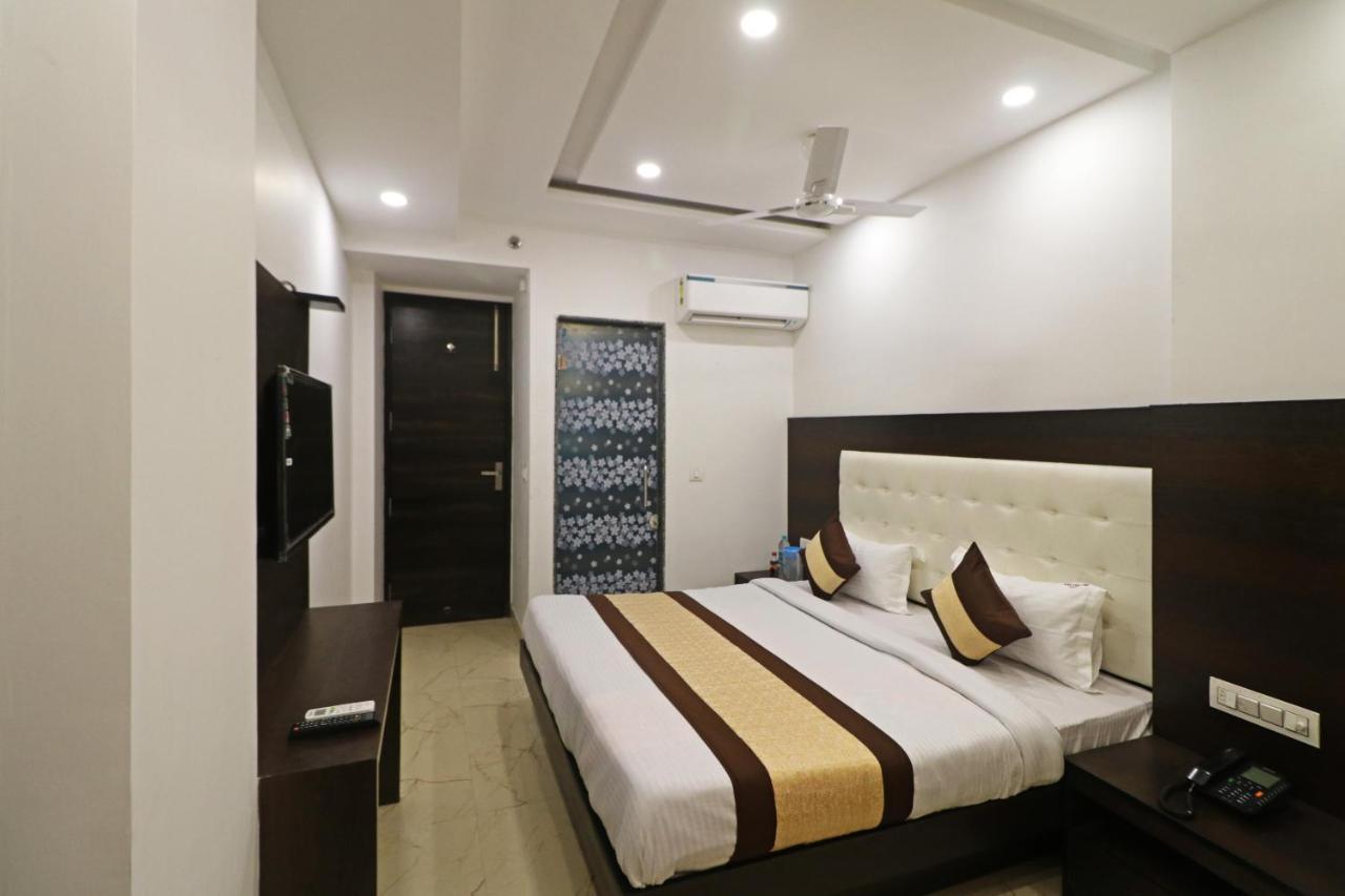 Silver Shine New Delhi - Comfort Stay エクステリア 写真