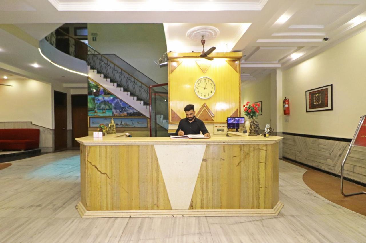 Silver Shine New Delhi - Comfort Stay エクステリア 写真